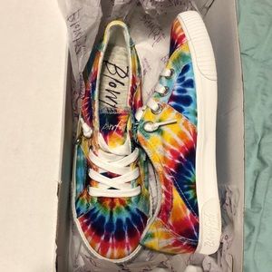 Blowfish rainbow tie-dye sneakers 👟 brand new!